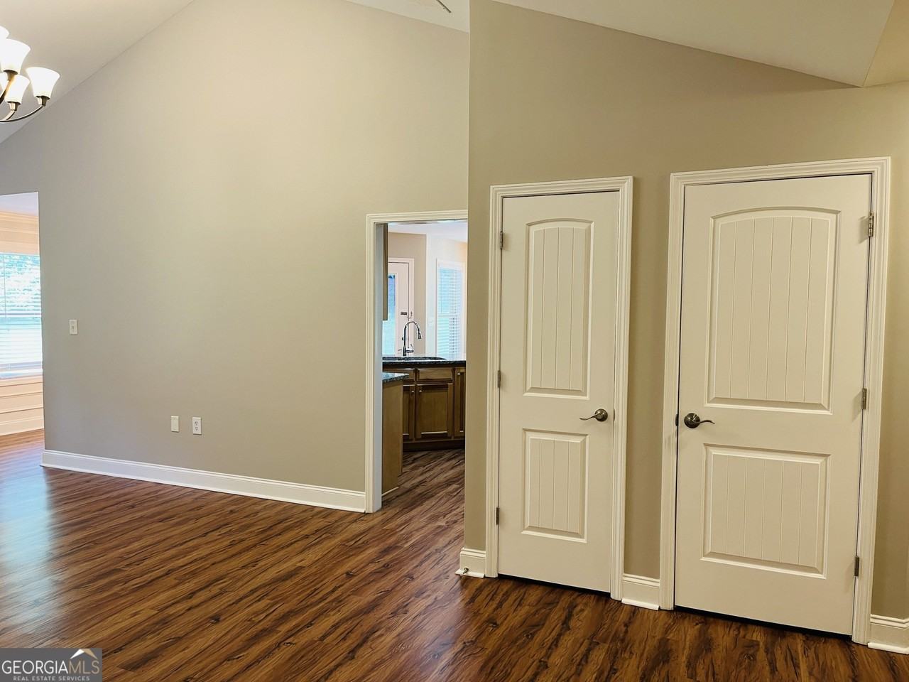 5750 Crest Hill Dr - Photo 6 of 37