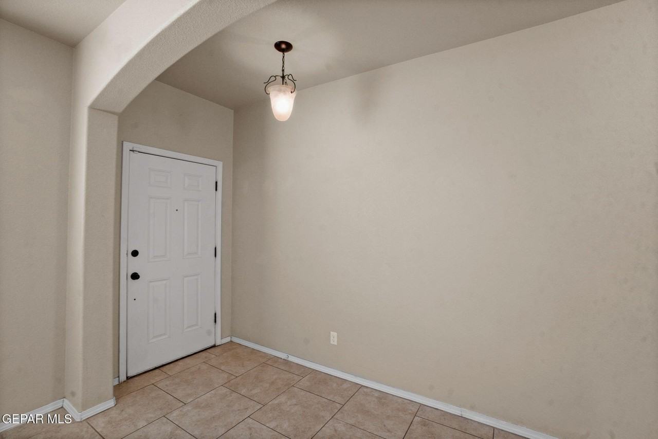 3836 Loma Cristobal Dr - Photo 4 of 40