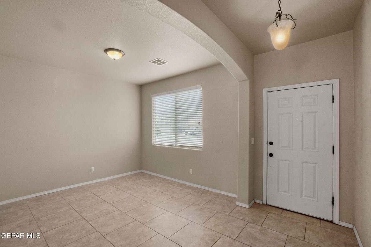 3836 Loma Cristobal Dr - Photo 5 of 40