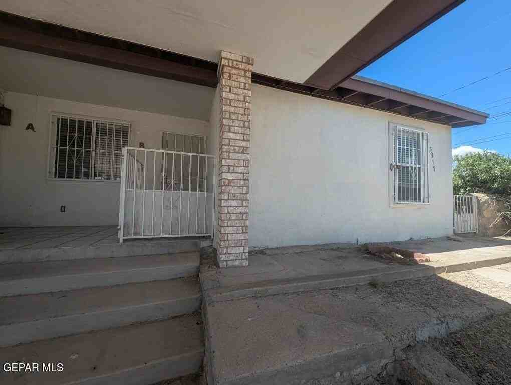 3917 Volcanic Ave #B - Photo 2 of 8