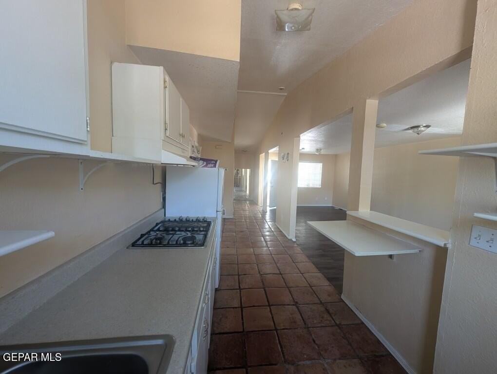3917 Volcanic Ave #B - Photo 4 of 8