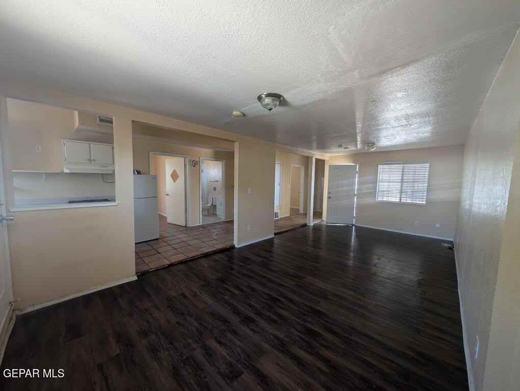 3917 Volcanic Ave #B - Photo 5 of 8