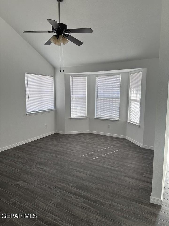 5884 Doniphan Dr - Photo 4 of 15