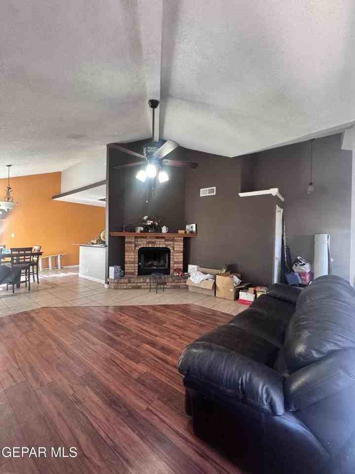 7721 Waterhouse Dr - Photo 6 of 26