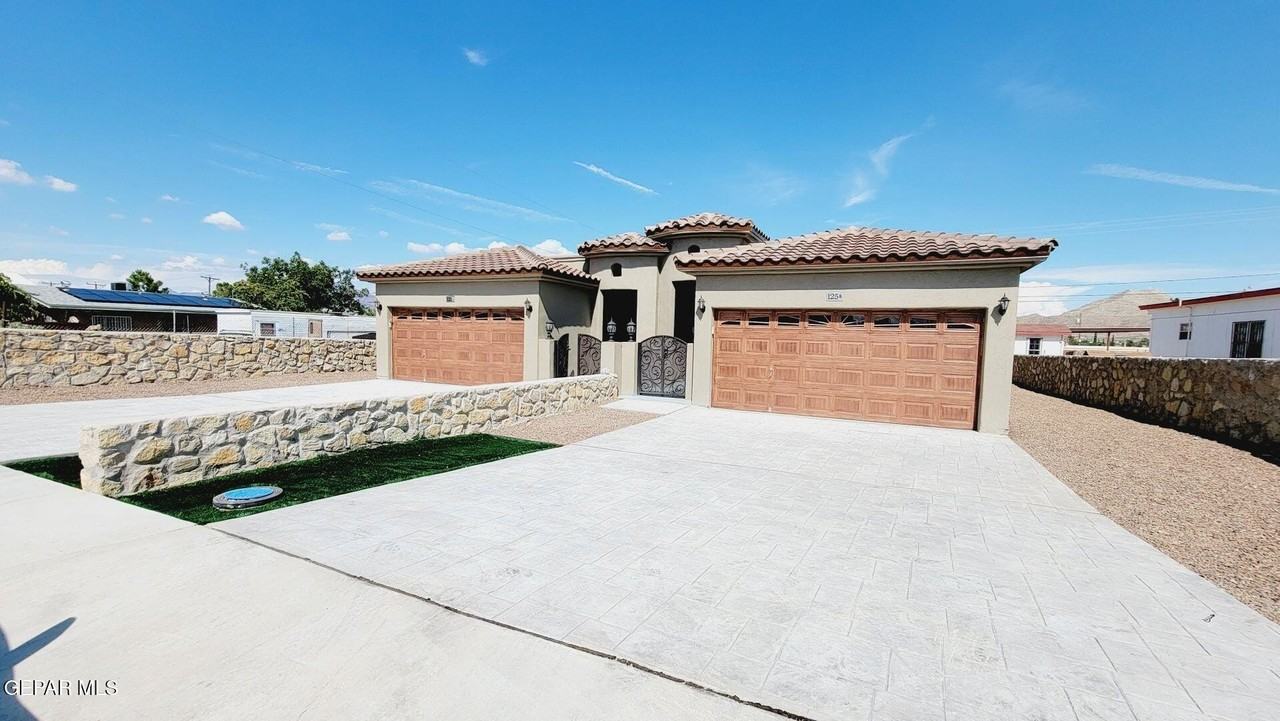 125 Loma Vista Dr #B - Photo 2 of 20