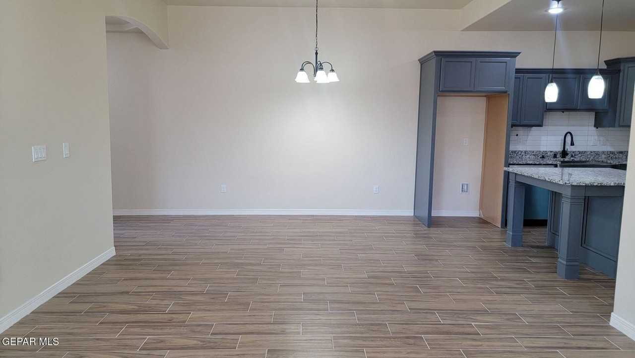 125 Loma Vista Dr #B - Photo 5 of 20
