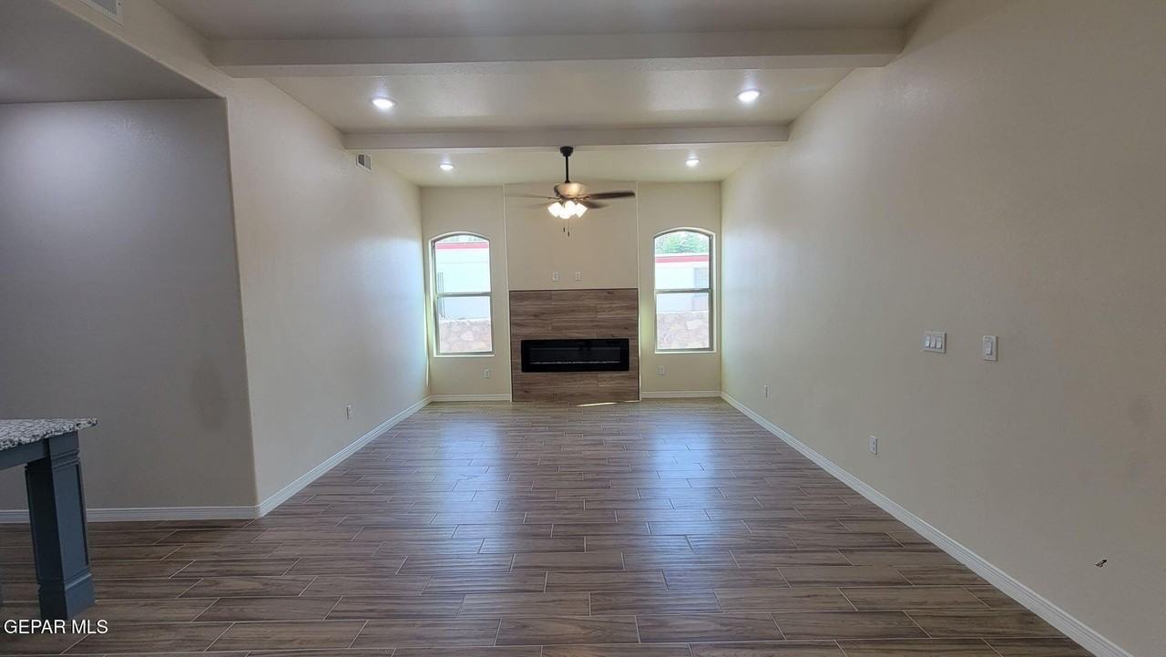 125 Loma Vista Dr #B - Photo 6 of 20