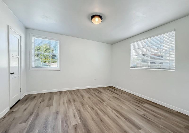 2431 Gramercy Ave - Photo 5 of 16