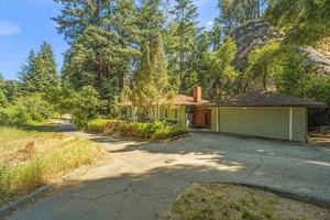featured image of 111 Lake Dr #7