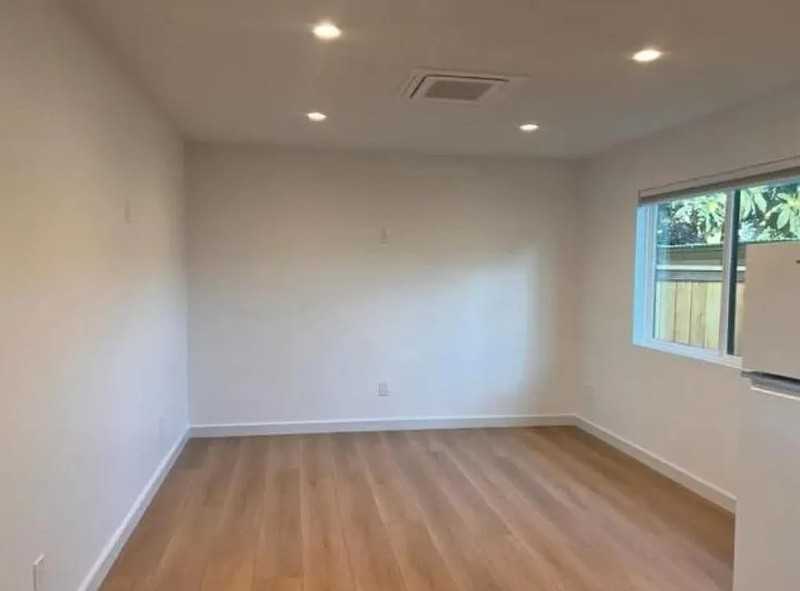1821 Chino St #C - Photo 2 of 7
