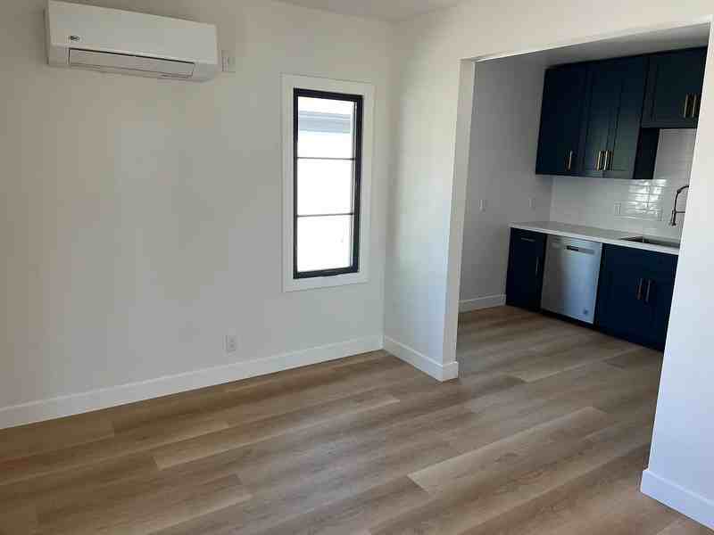 412 S Doheny Dr - Photo 4 of 15