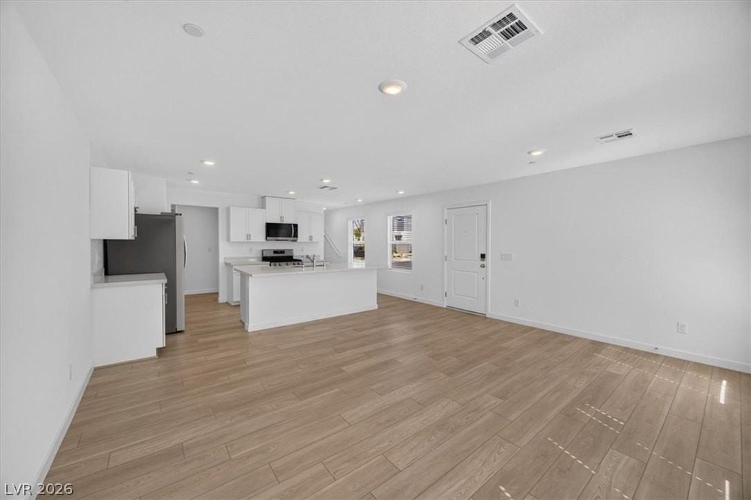 295 Grunt Ave #2 - Photo 5 of 31