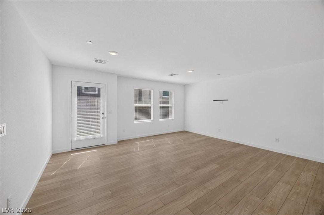 295 Grunt Ave #2 - Photo 7 of 31