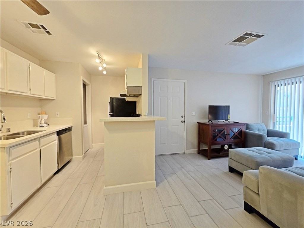 5171 Lindell Rd #107 - Photo 5 of 18