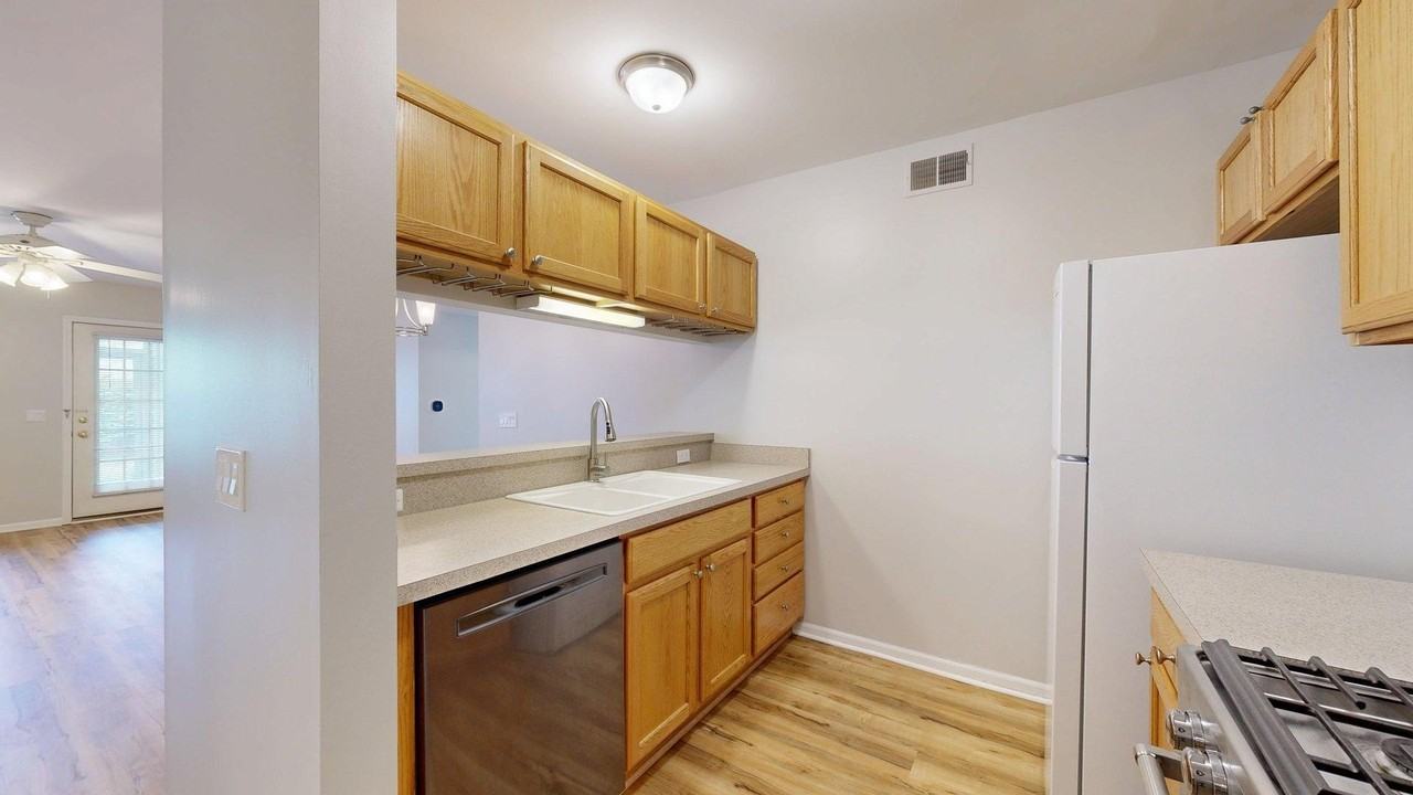 2718 S Knightsbridge Cir - Photo 6 of 19