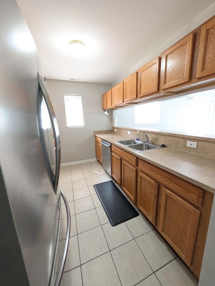 22063 Fairlane Blvd - Photo 4 of 19