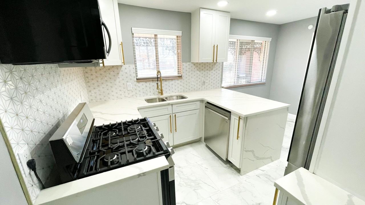 19016 Nadol Dr - Photo 4 of 27