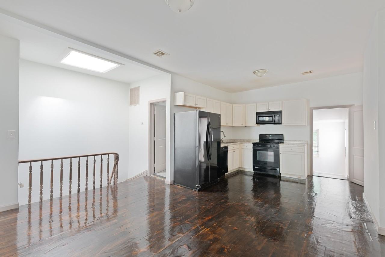 80 Linden Ave #2 - Photo 2 of 8
