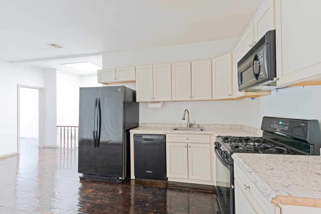 80 Linden Ave #2 - Photo 3 of 8