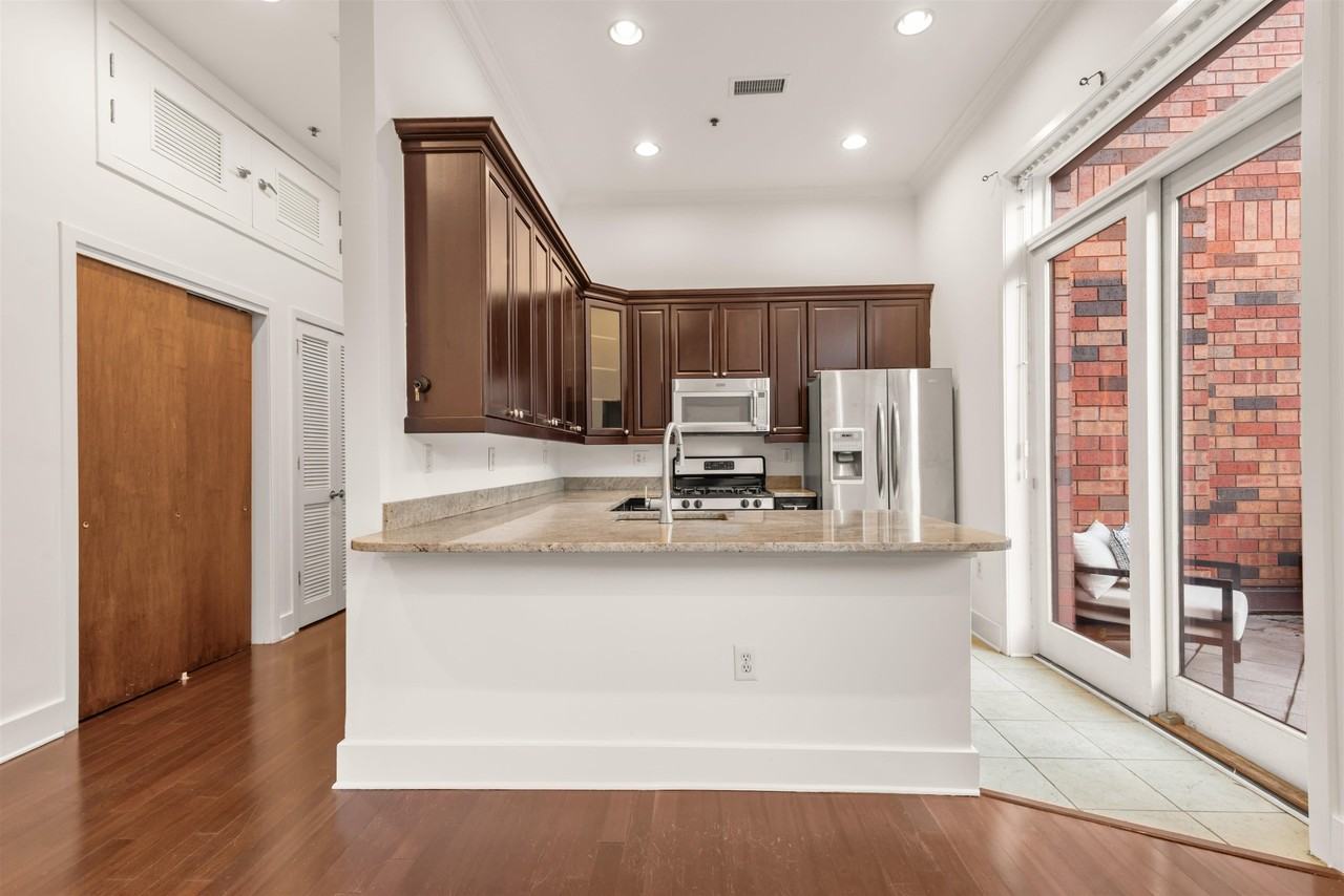 187 Warren St #211 - Photo 5 of 22