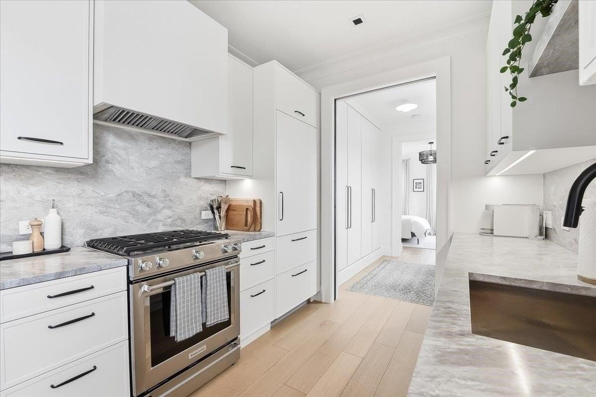 841 Willow Ave #4L - Photo 4 of 28
