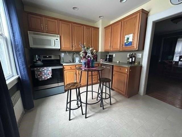 31 Bamford Ave - Photo 3 of 14