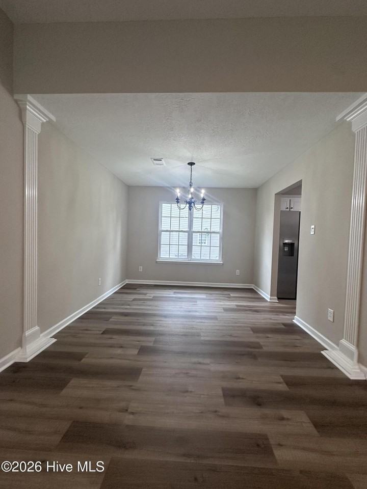 209 Sarah Creek Ct - Photo 5 of 34