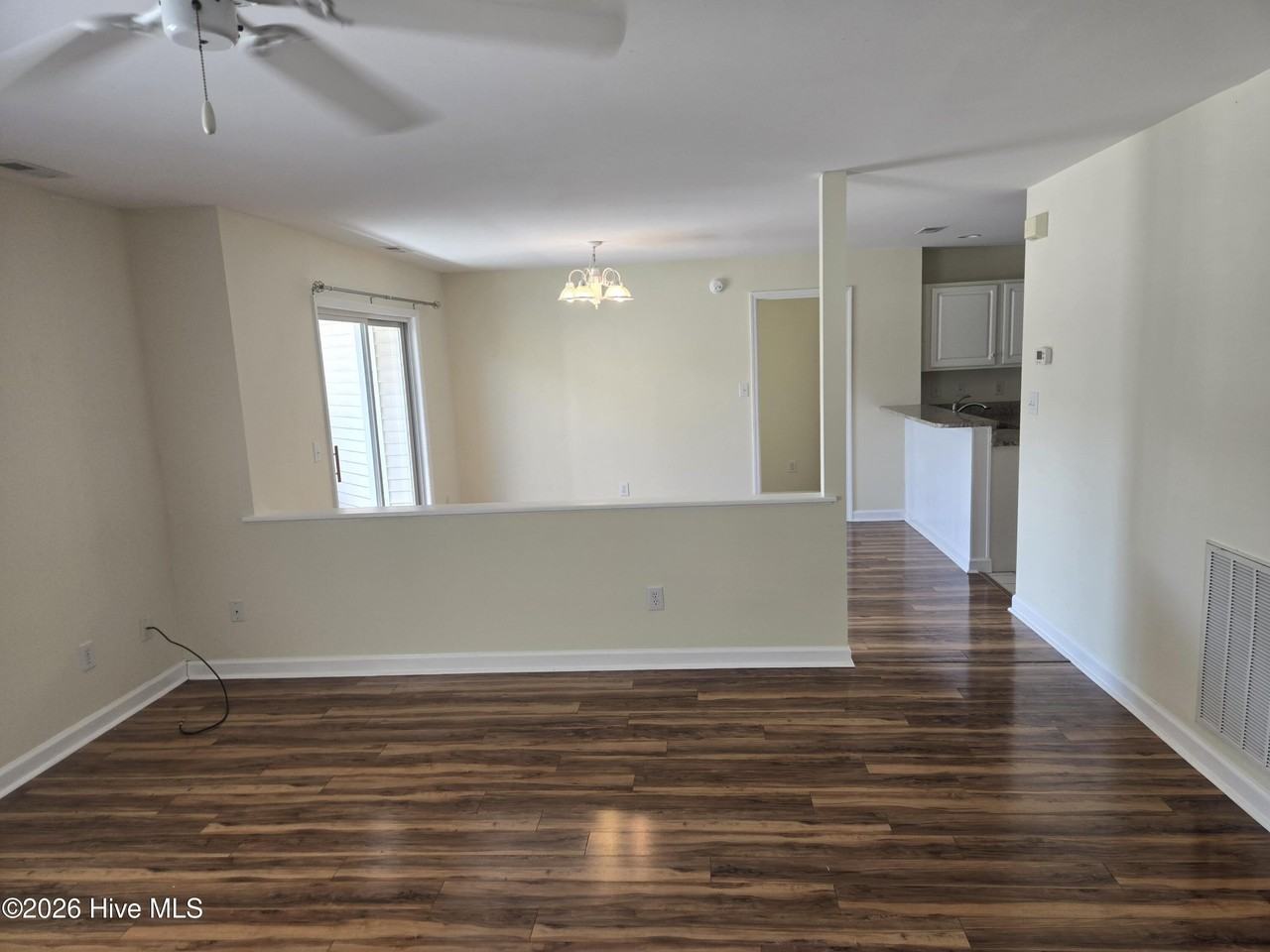 421 Commerce Ave #A - Photo 4 of 12