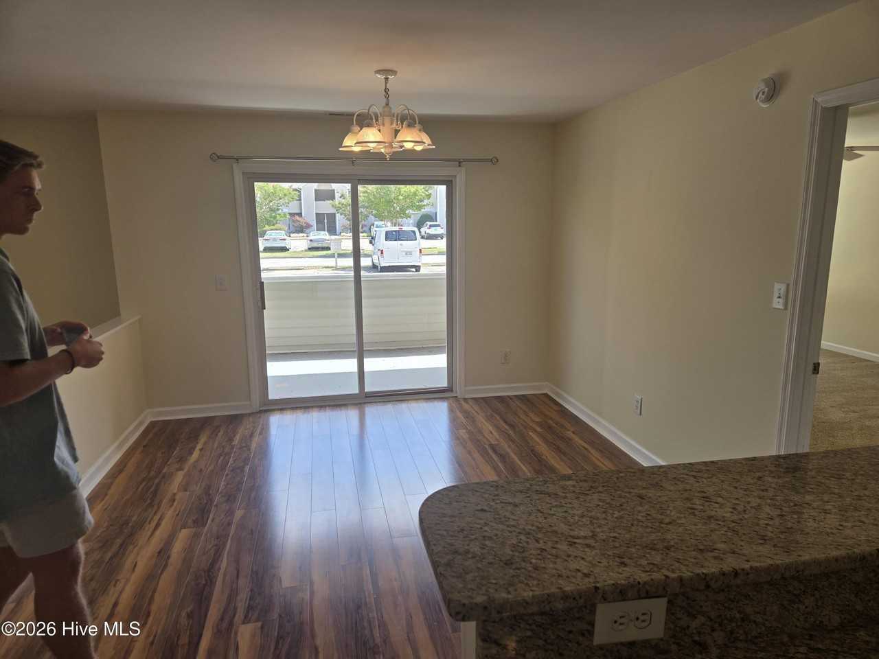421 Commerce Ave #A - Photo 5 of 12