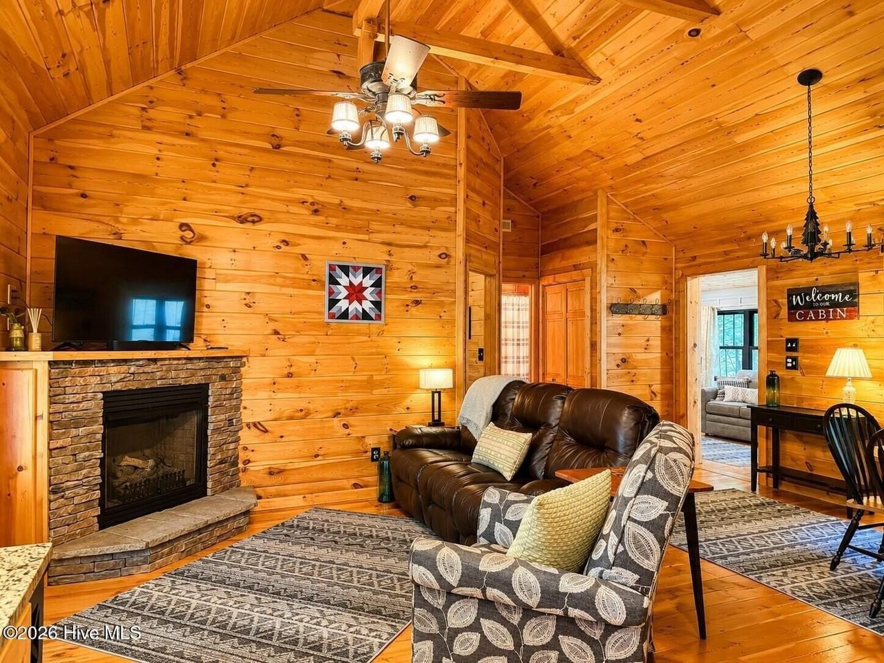 22 Mint Ln - Photo 4 of 17