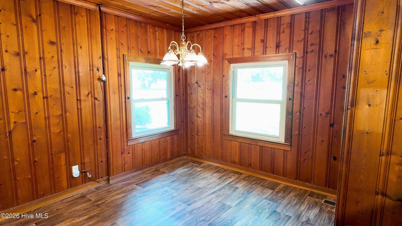 207 Kimbrough Rd - Photo 4 of 9