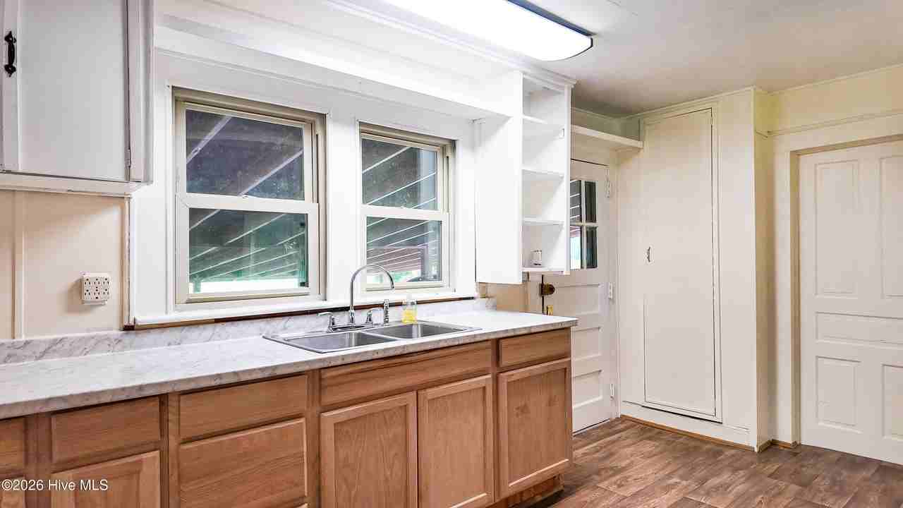 207 Kimbrough Rd - Photo 6 of 9