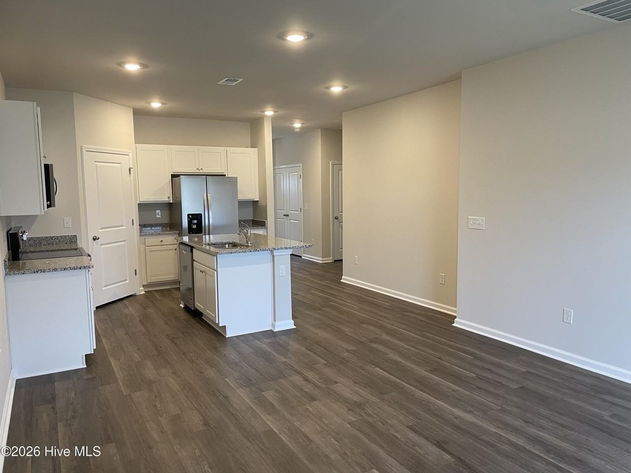 3600 Whaley Way Nw - Photo 5 of 34