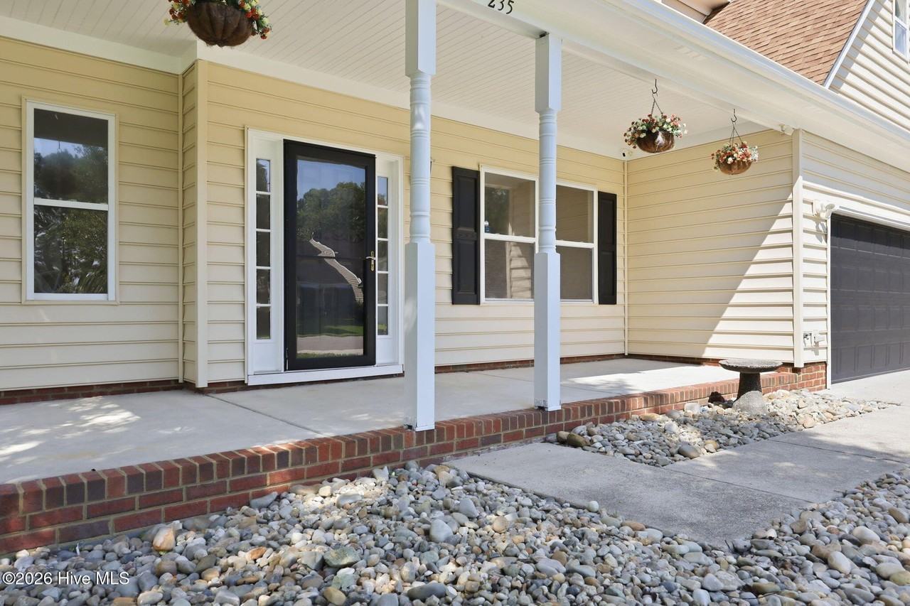 235 Green View Rd - Photo 6 of 44