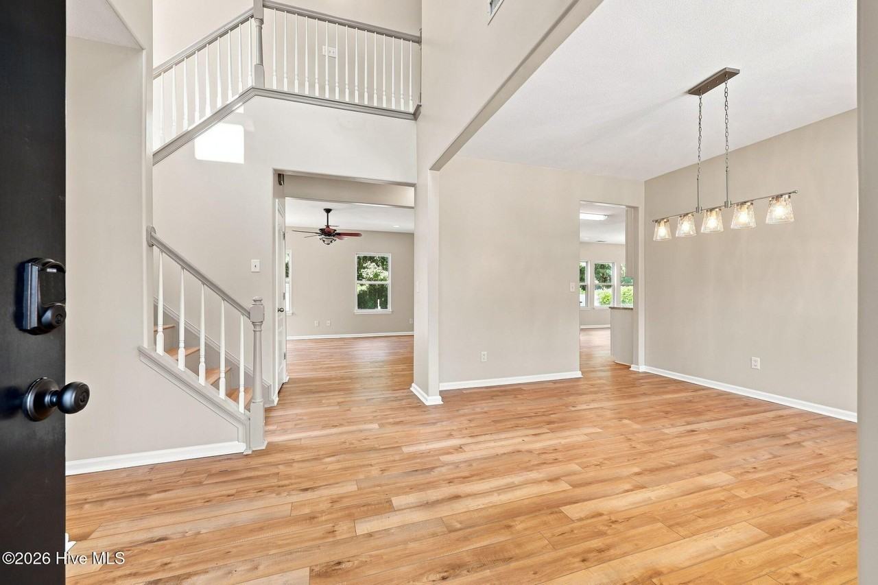 235 Green View Rd - Photo 7 of 44