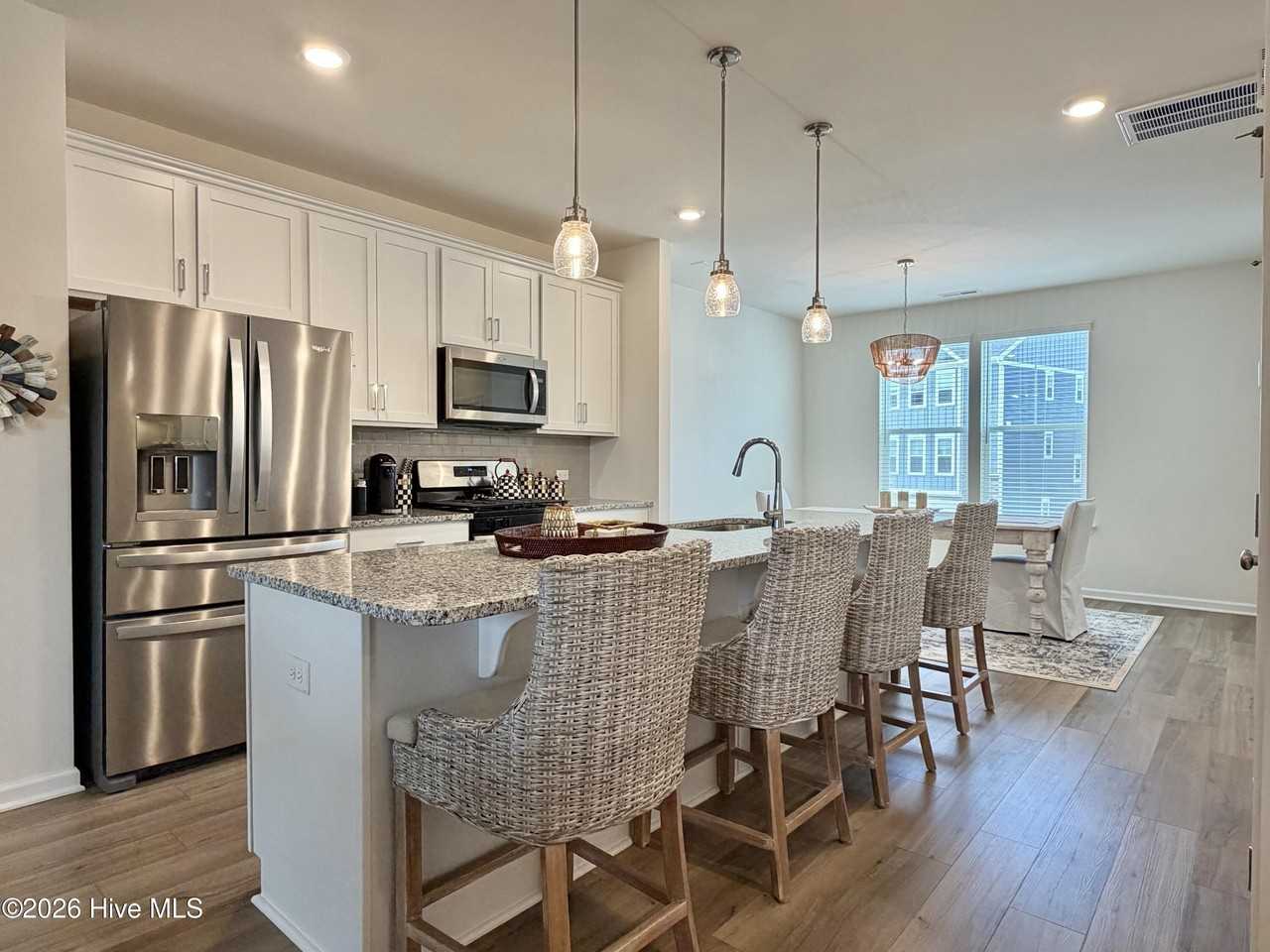 855 Parc Townes Dr - Photo 5 of 38