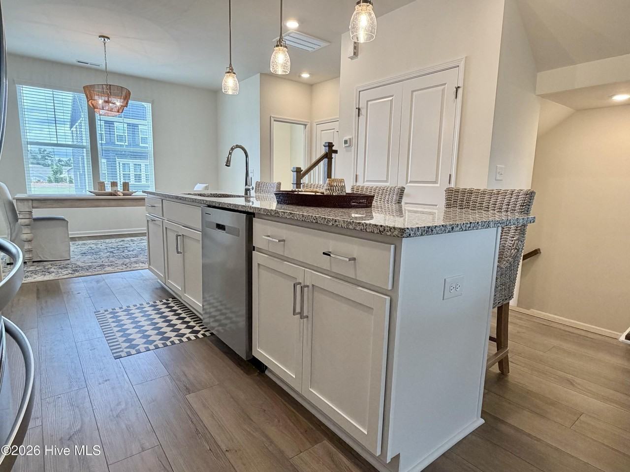 855 Parc Townes Dr - Photo 7 of 38