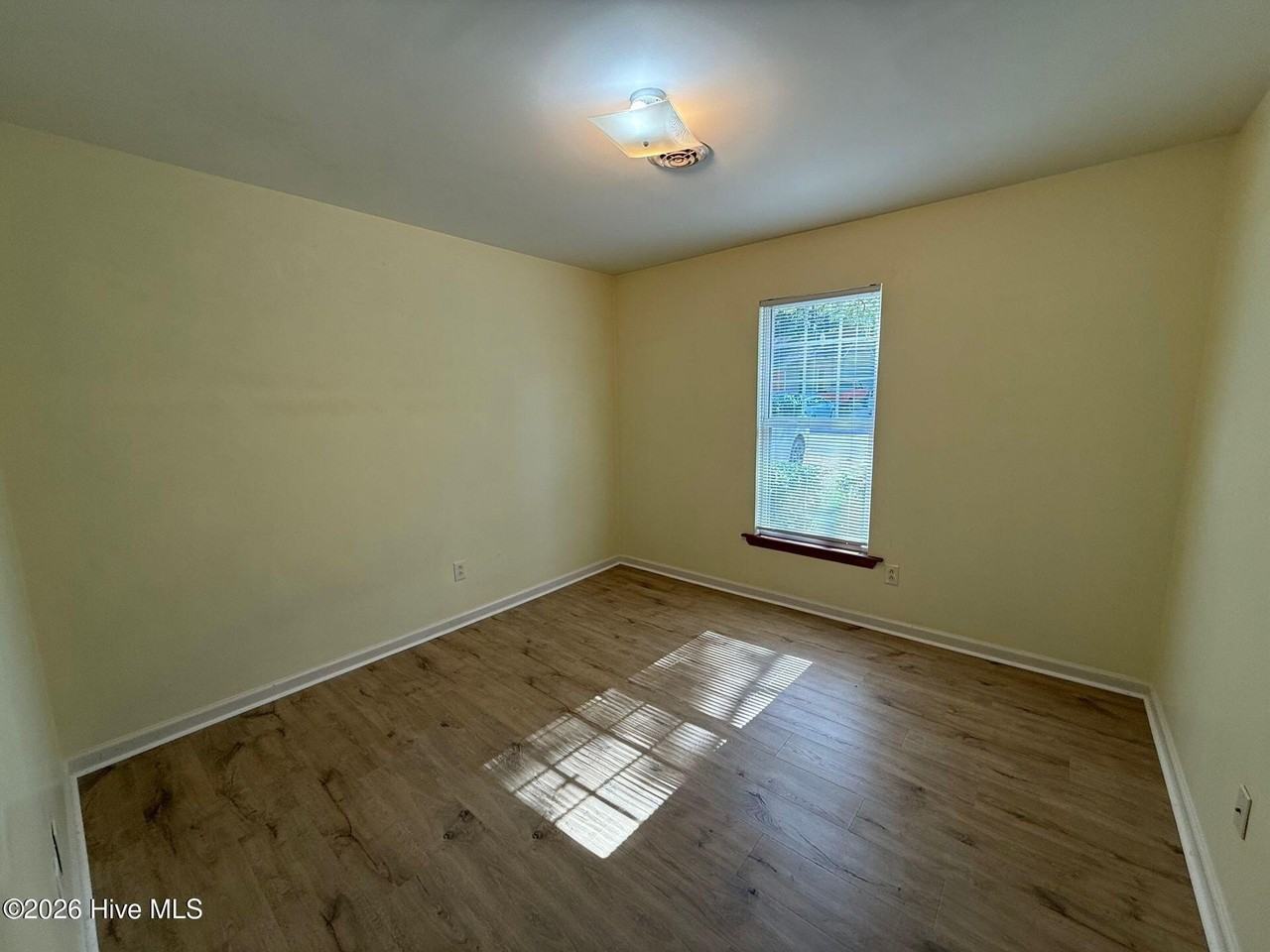 173 Corey Cir - Photo 4 of 6