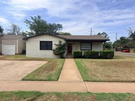 2319 32nd St #FRONT - Photo 1 of 1