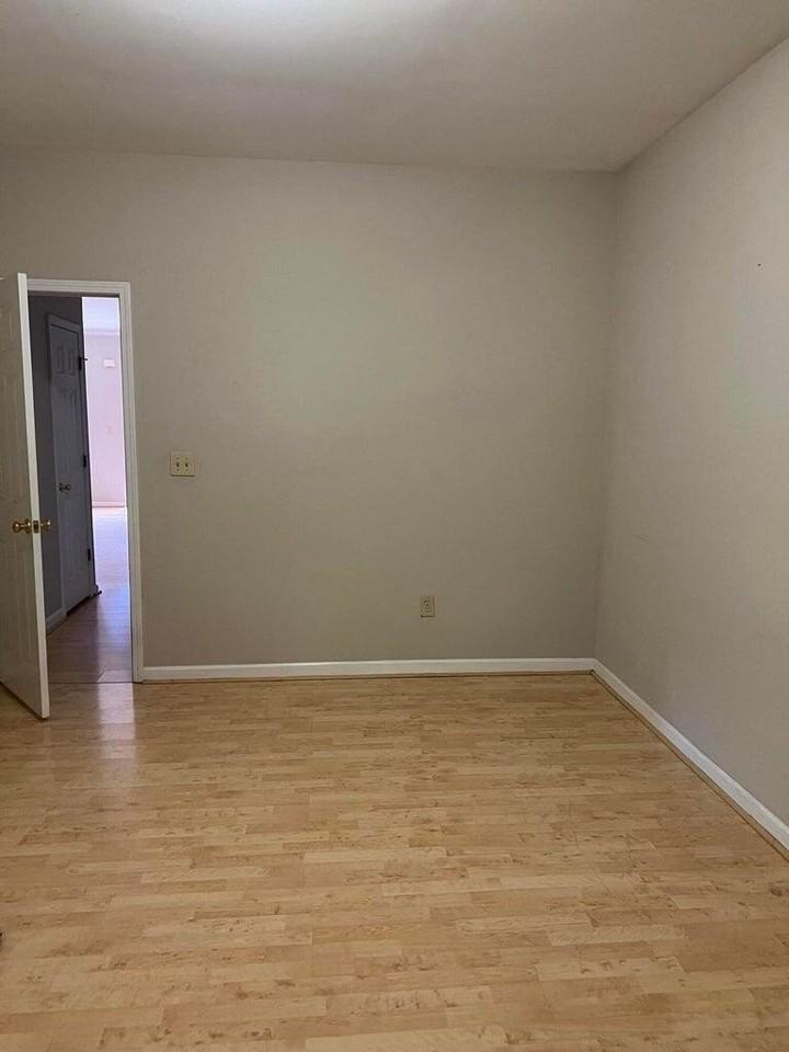 1116 Parliament Way - Photo 7 of 12