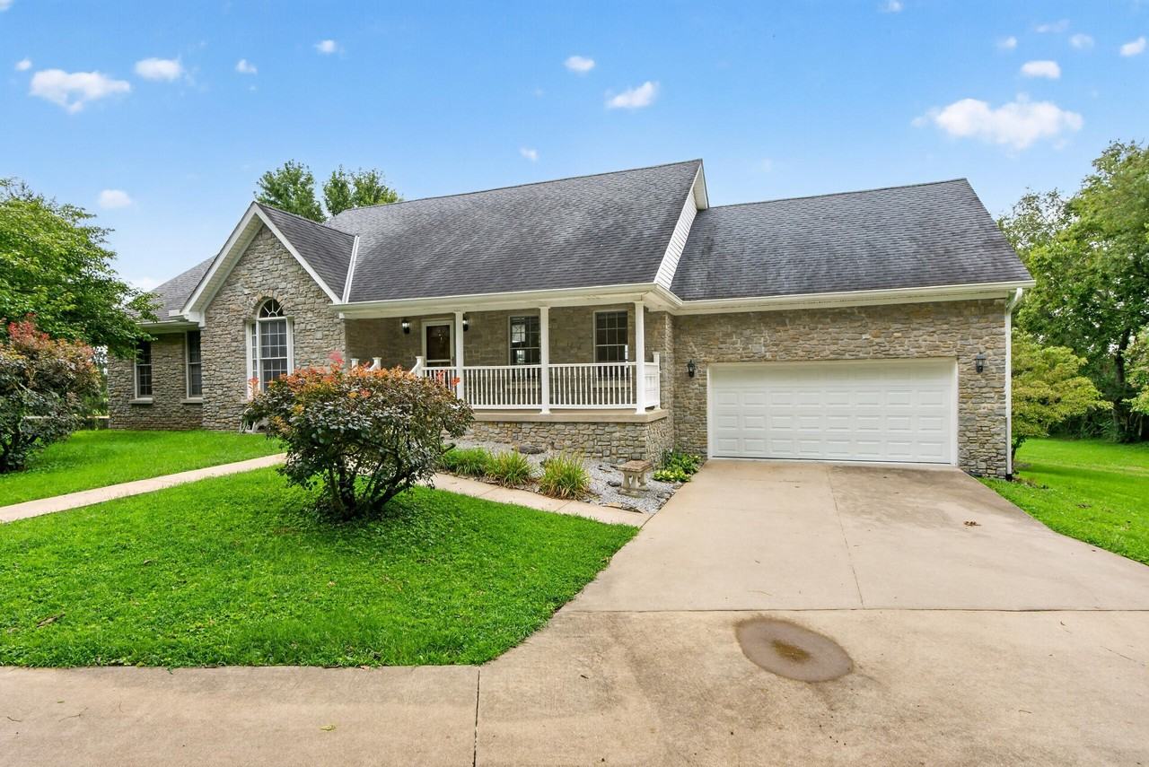133 Foxtail Dr - Photo 3 of 48