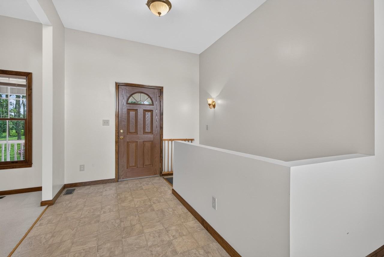 133 Foxtail Dr - Photo 5 of 48