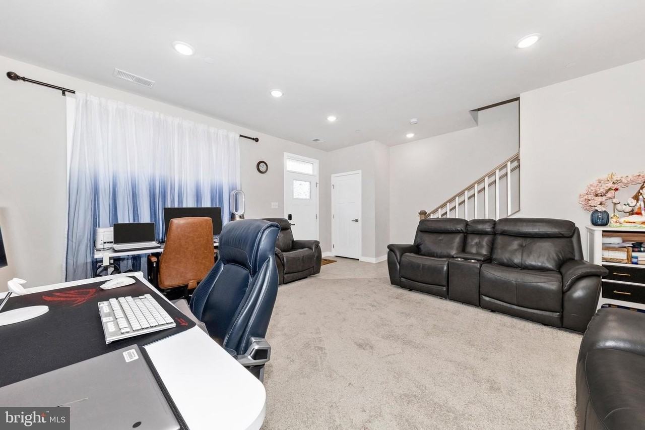 6110 Stonecat Ct - Photo 4 of 50