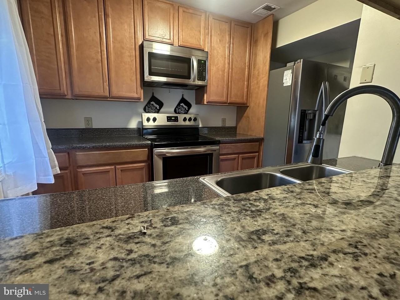 4916 Columbia Rd - Photo 2 of 20