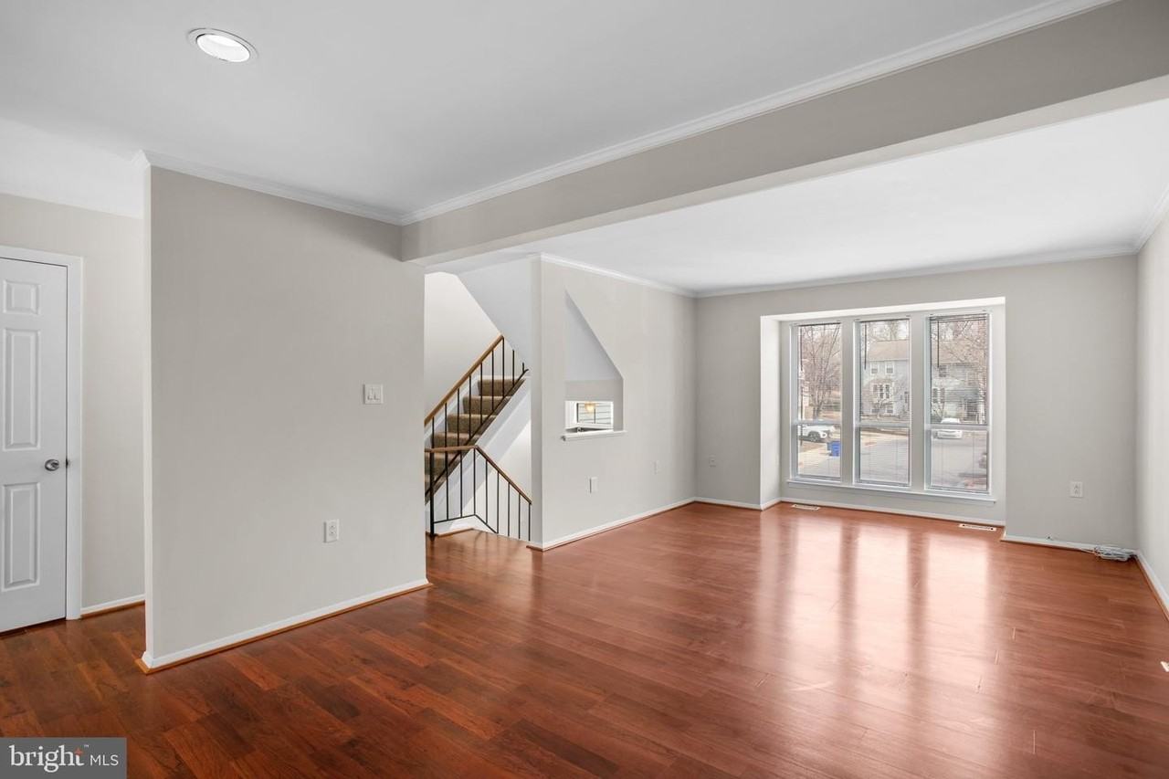 8113 Wooded Glen Ct - Photo 6 of 30