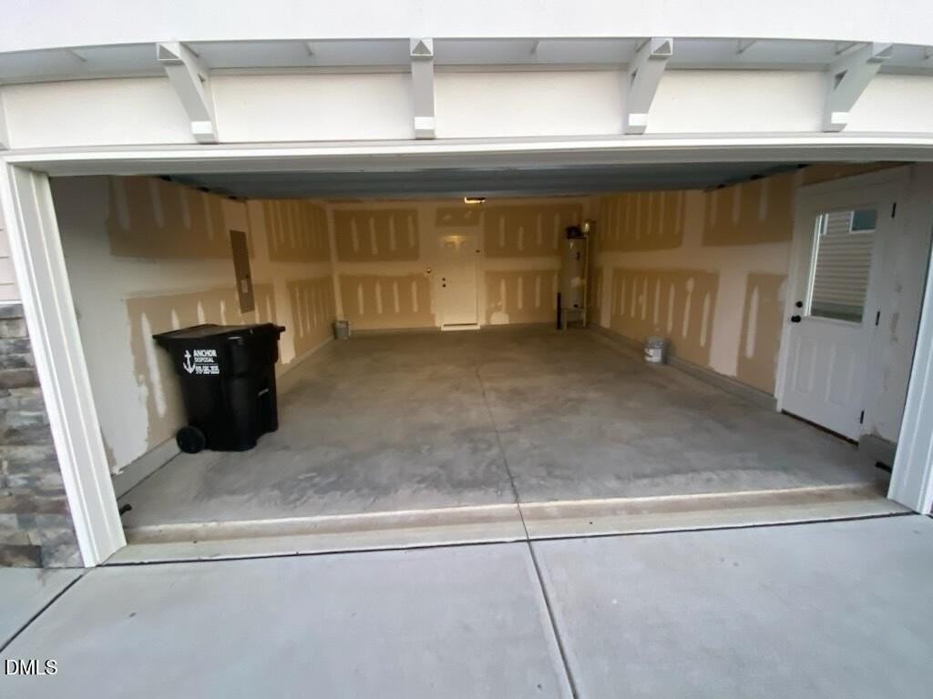 360 Highview Dr - Photo 4 of 33