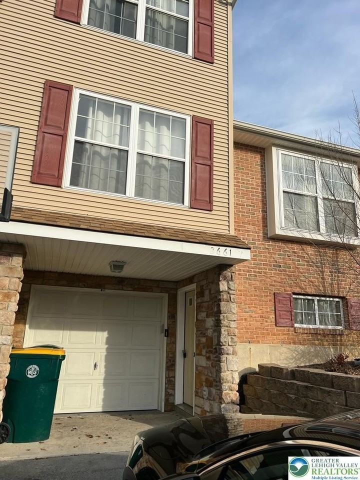2661 Anthony Ct - Photo 2 of 21