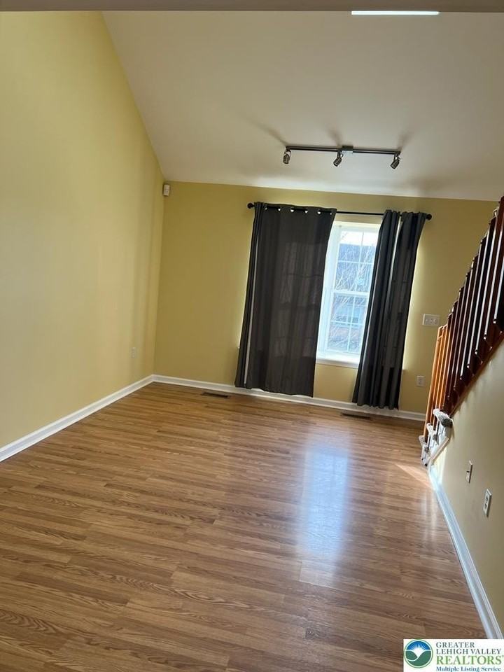 2661 Anthony Ct - Photo 3 of 21