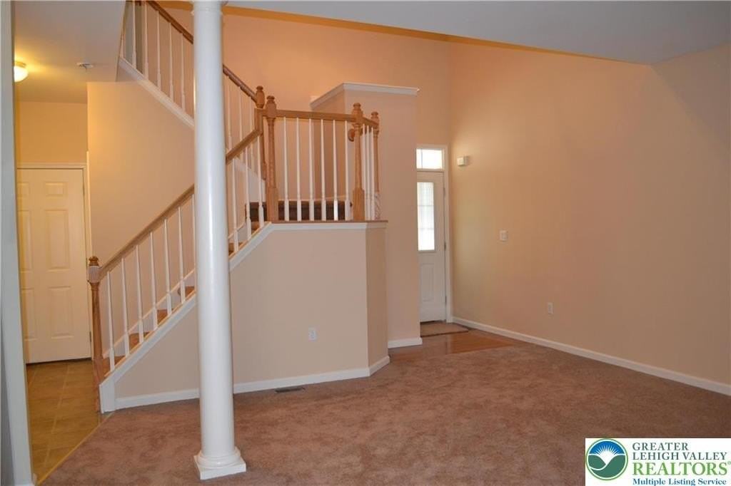 204 S Kathryn St - Photo 3 of 37