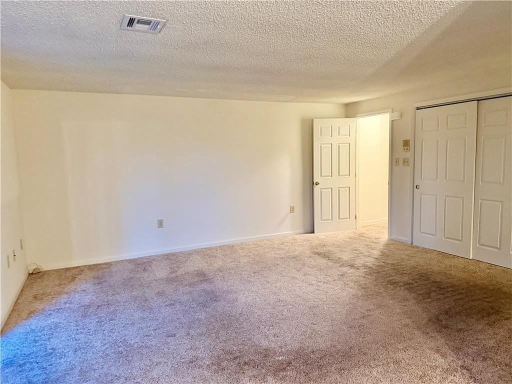 2406 Woodstock Dr #B - Photo 2 of 9